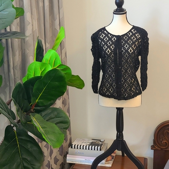 Solitaire lace, puff sleeve button up top/ topper. Size M NWT - Picture 1 of 6
